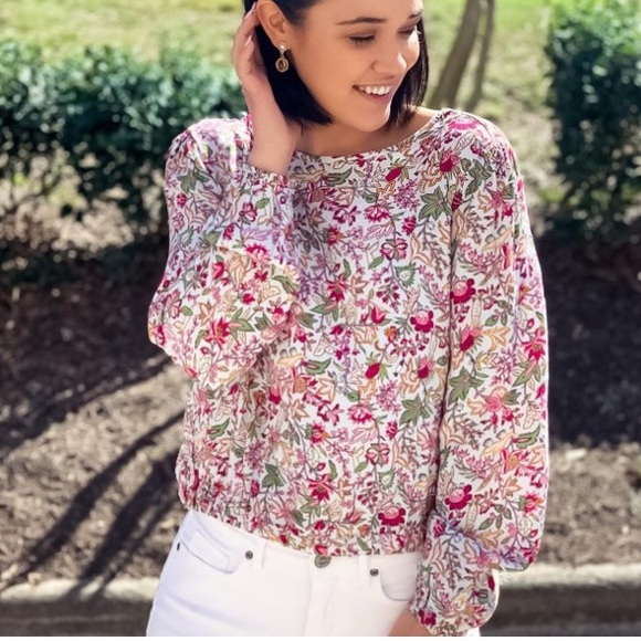 LOFT Tops - LOFT Jungle Wrap Back Cropped Top